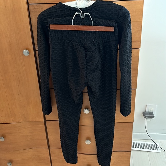 NEW Yoga Two-piece Set - Picture 2 of 5